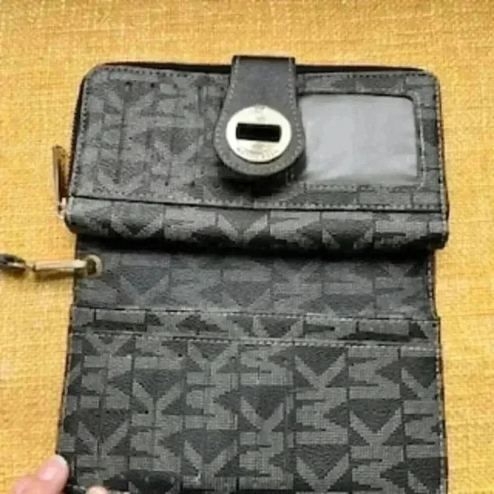 Wendy Keen Wristlet Clutch Vegan Leather Double Around‎ Wallet